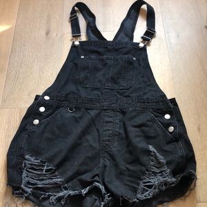 BLACK DISTRESSED DENIM OVERALLS